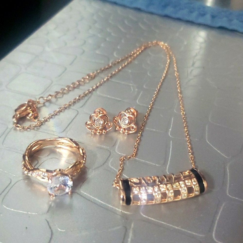 Set of 3 Necklace-Earring-Ring 💍 Size 6